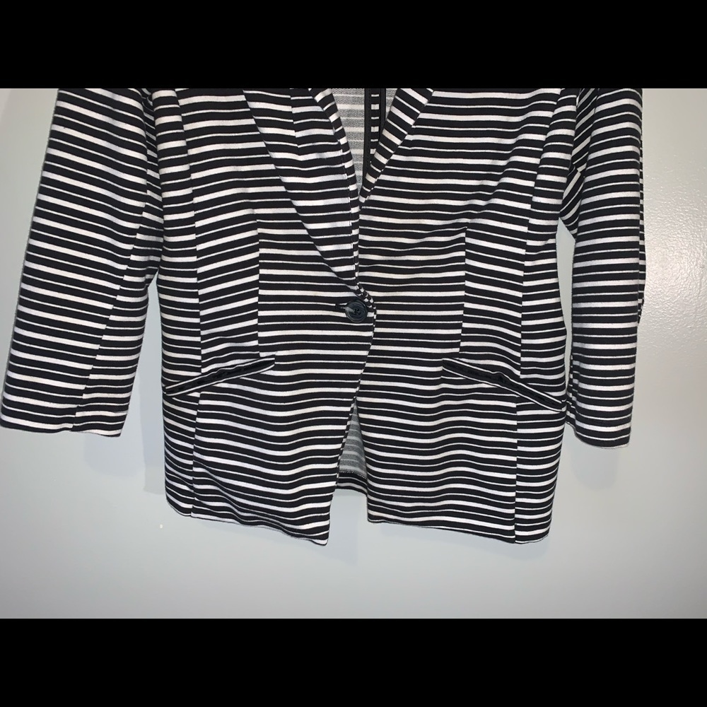 - Metaphor jacket 001 - Picture 3 of 8